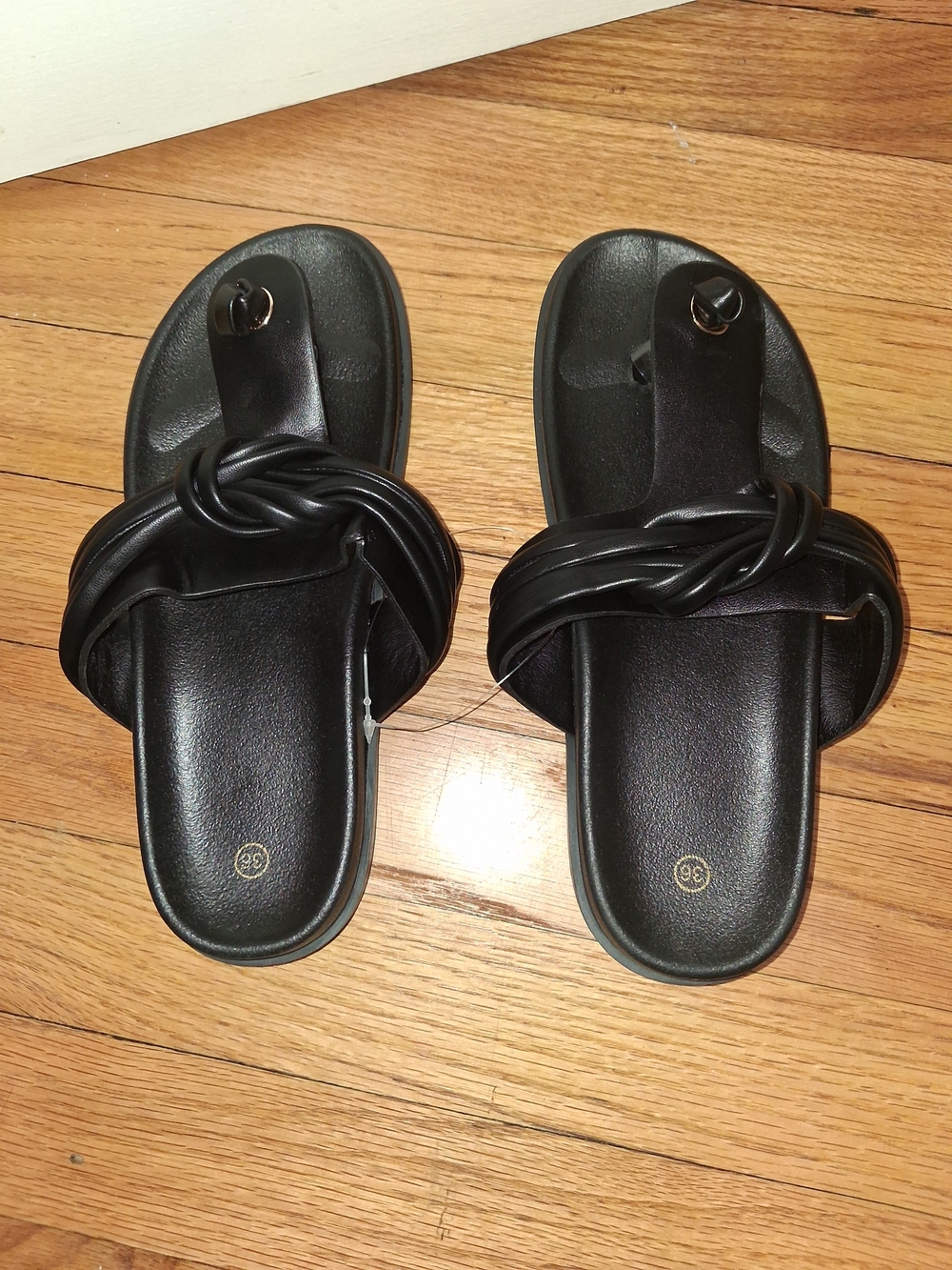 Women's Black Twisted Knot Toe-Ring Slide Sandals